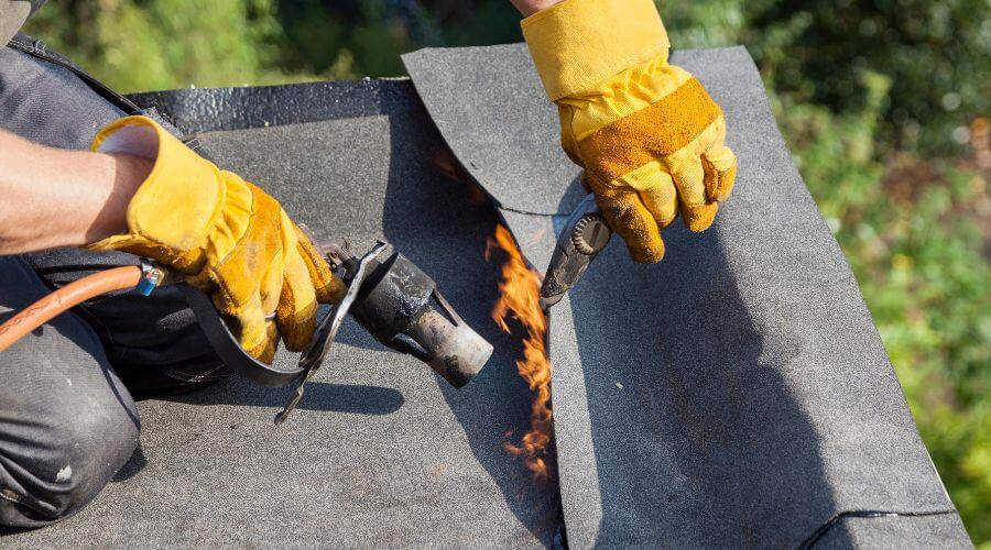 Professional gutter cleaning in Bussey, IA
